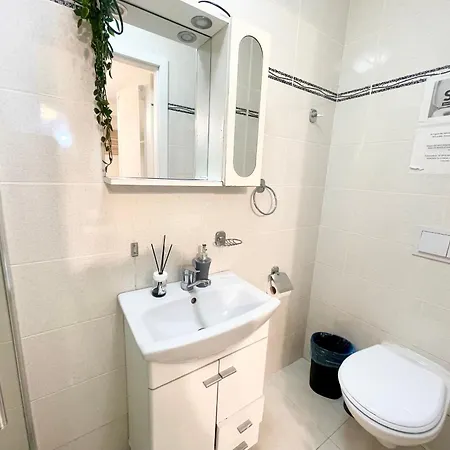 Prime 1 - Half Ground Level With Windows - Demisol בוקרשט