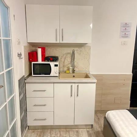 아파트 Prime 1 - Half Ground Level With Windows - Demisol