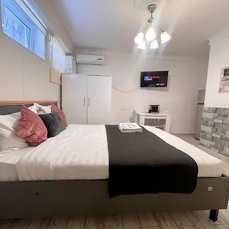 Prime 1 - Half Ground Level With Windows - Demisol Appartement Bucarest