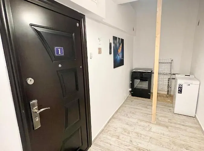 Appartement Prime 1 - Half Ground Level With Windows - Demisol Bucarest