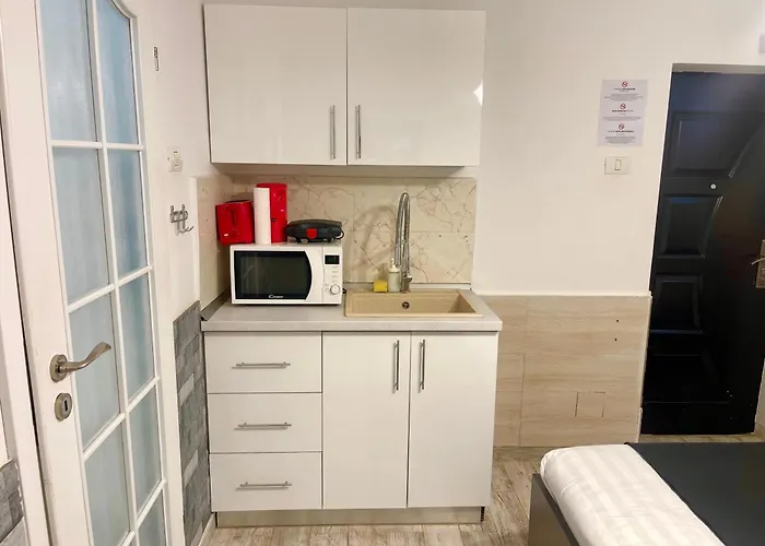 Апартаменты Prime 1 - Half Ground Level With Windows - Demisol